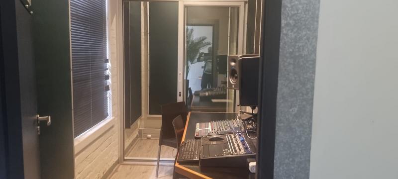 To Let commercial Property for Rent in Mowbray Western Cape